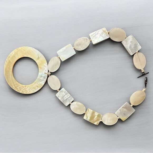 Neiman Marcus Mother of Pearl Statement Necklace – Resort Chic Elegance - Picture 9 of 17